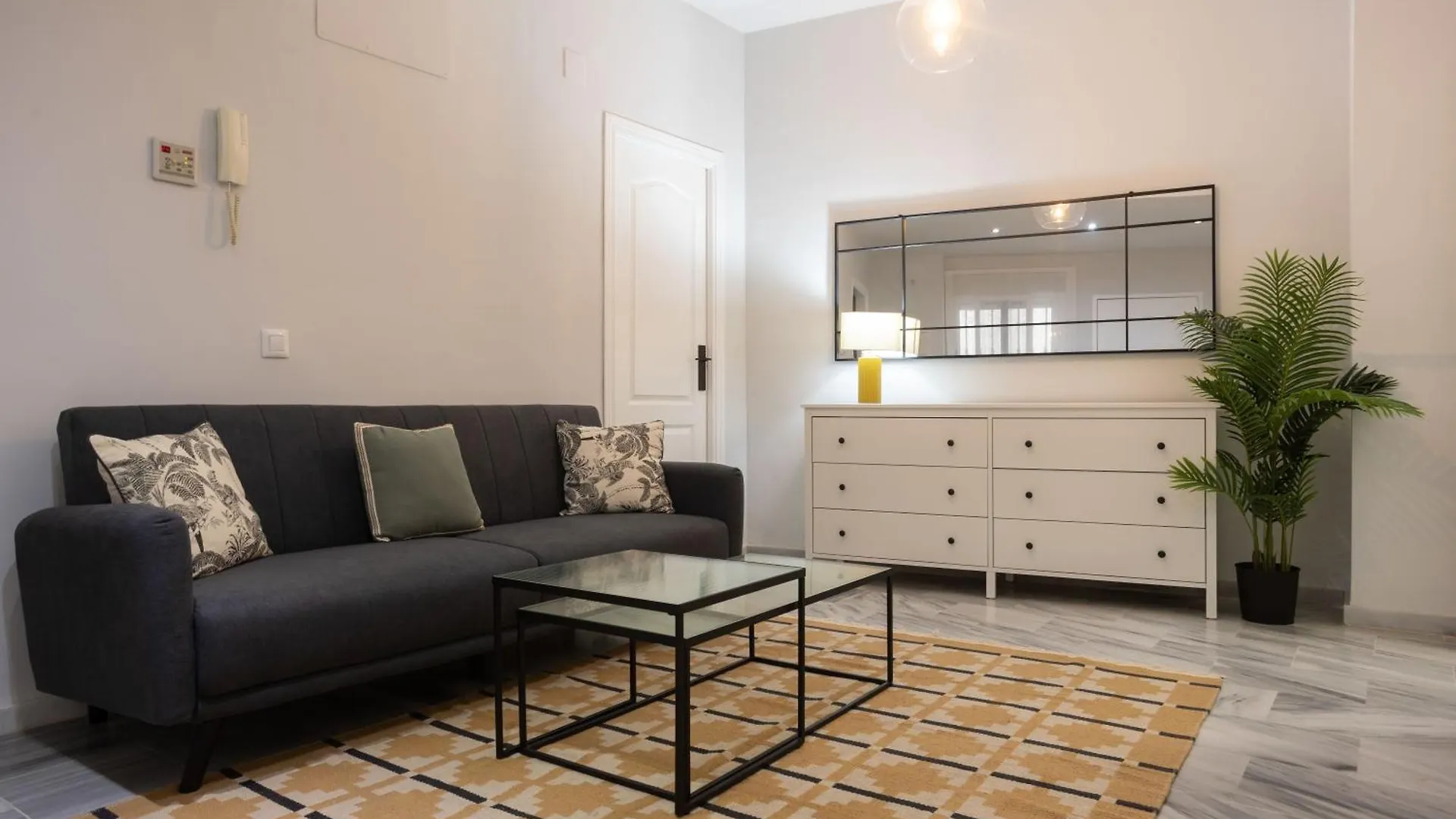 Guadalquivir Urban Apartment Séville